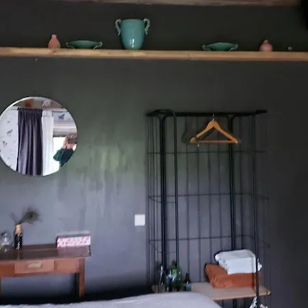 לינה וארוחת בוקר Theetuin Onder De Pannen