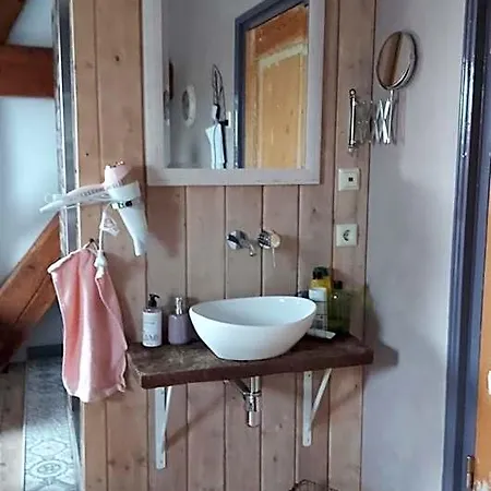 Bed & Breakfast Theetuin Onder De Pannen Lekkerkerk